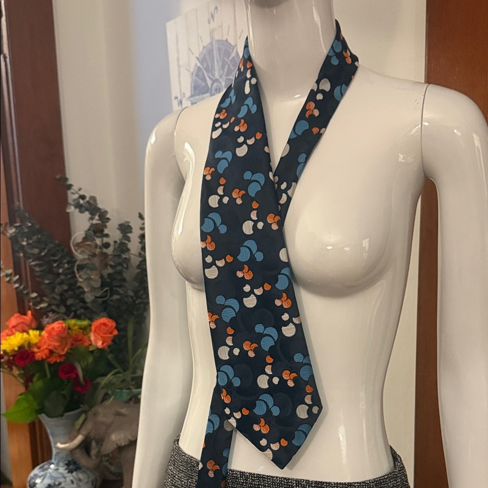Christian Dior, beautiful Stylish Blue and Orange Patterned tie